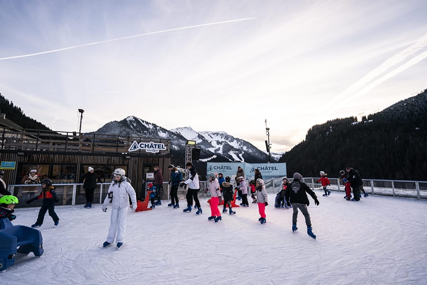 Patinoire de Châtel au cœur du village